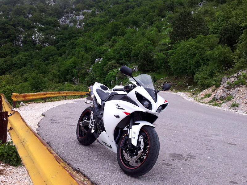 Screenshot №1 pro téma Yamaha YZF-R1 Superbike 800x600