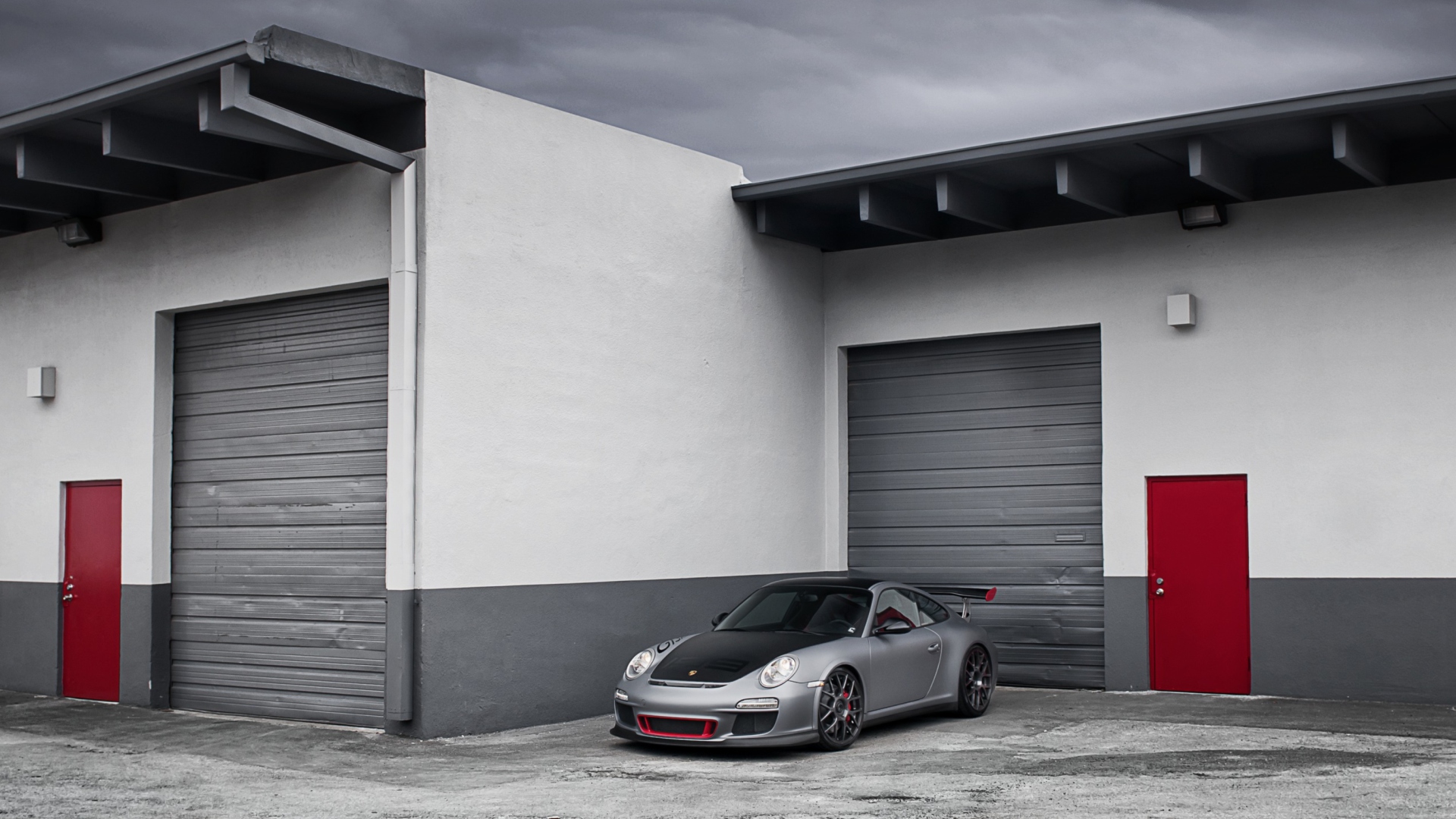 Porsche 911 Near Garage screenshot #1 1920x1080