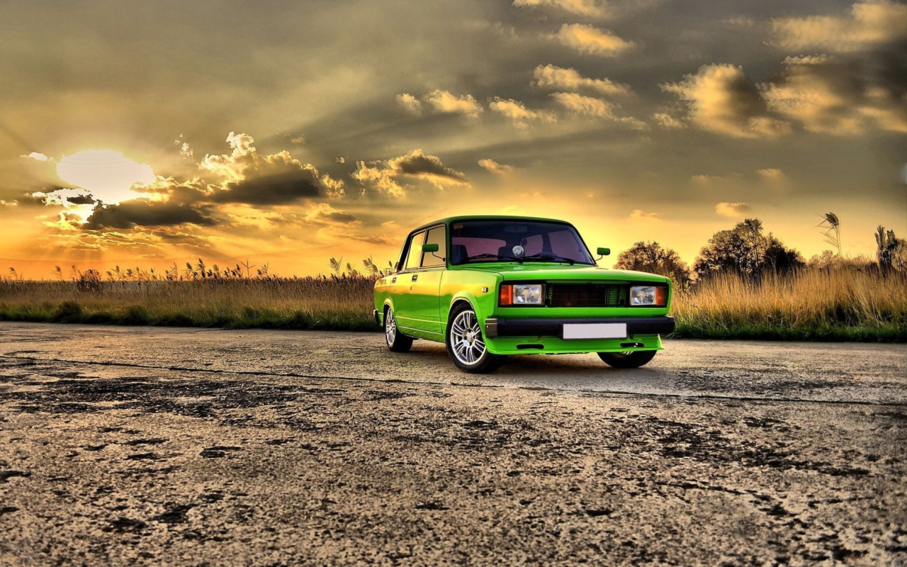 Green Russian Car Lada screenshot #1 1280x800