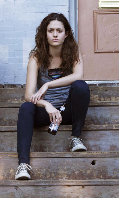 Screenshot №1 pro téma Shameless - Emmy Rossum As Fiona Gallagher 480x800