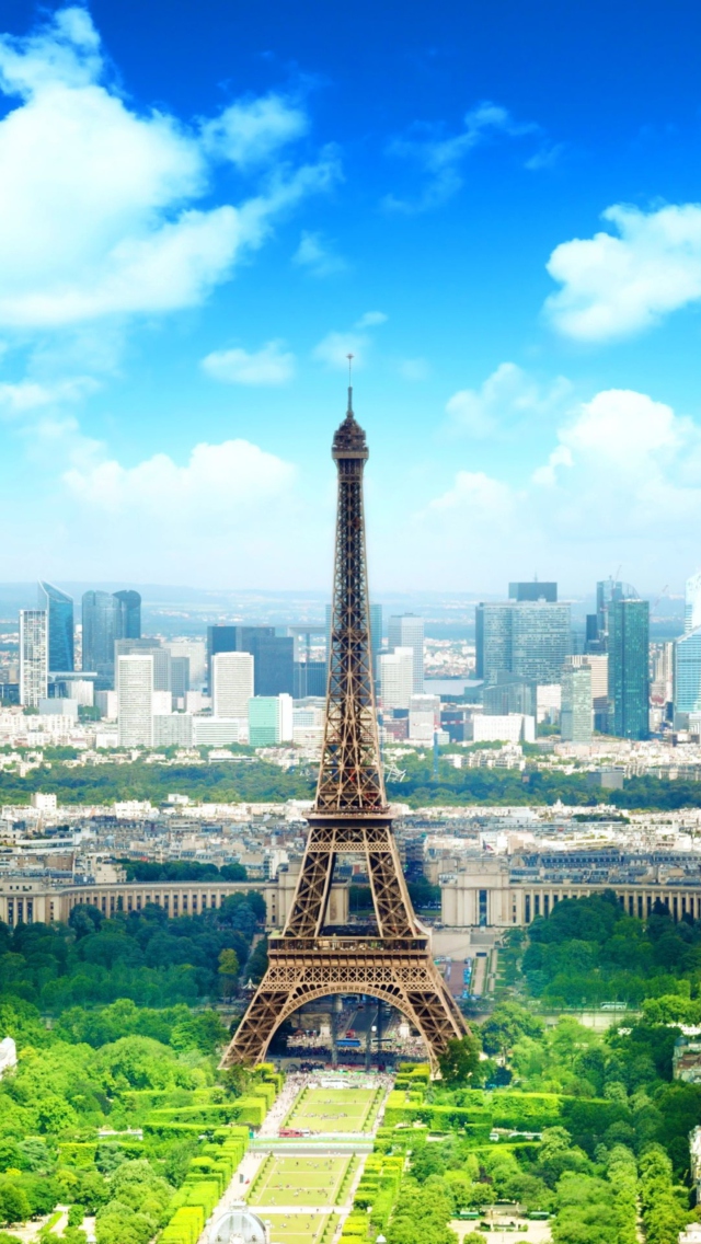 Eiffel Tower wallpaper 640x1136