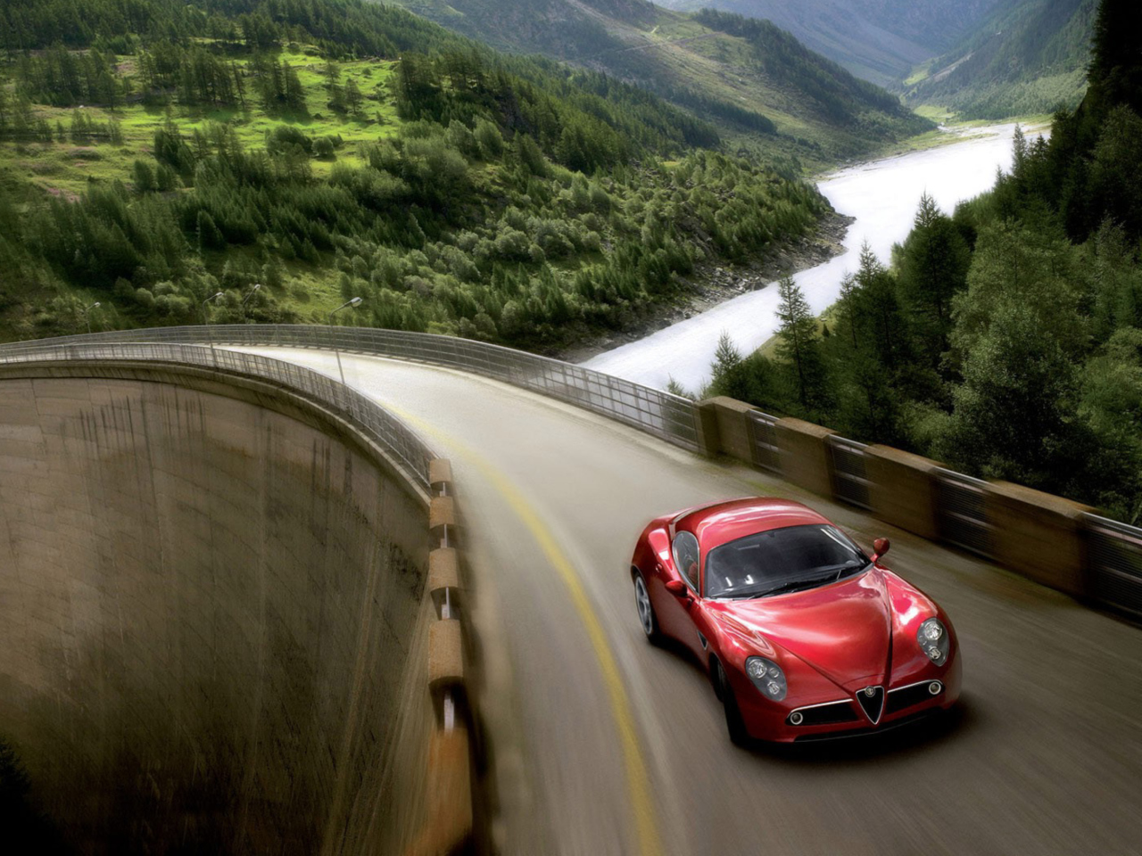 Screenshot №1 pro téma Red Alfa Romeo 8C 1280x960