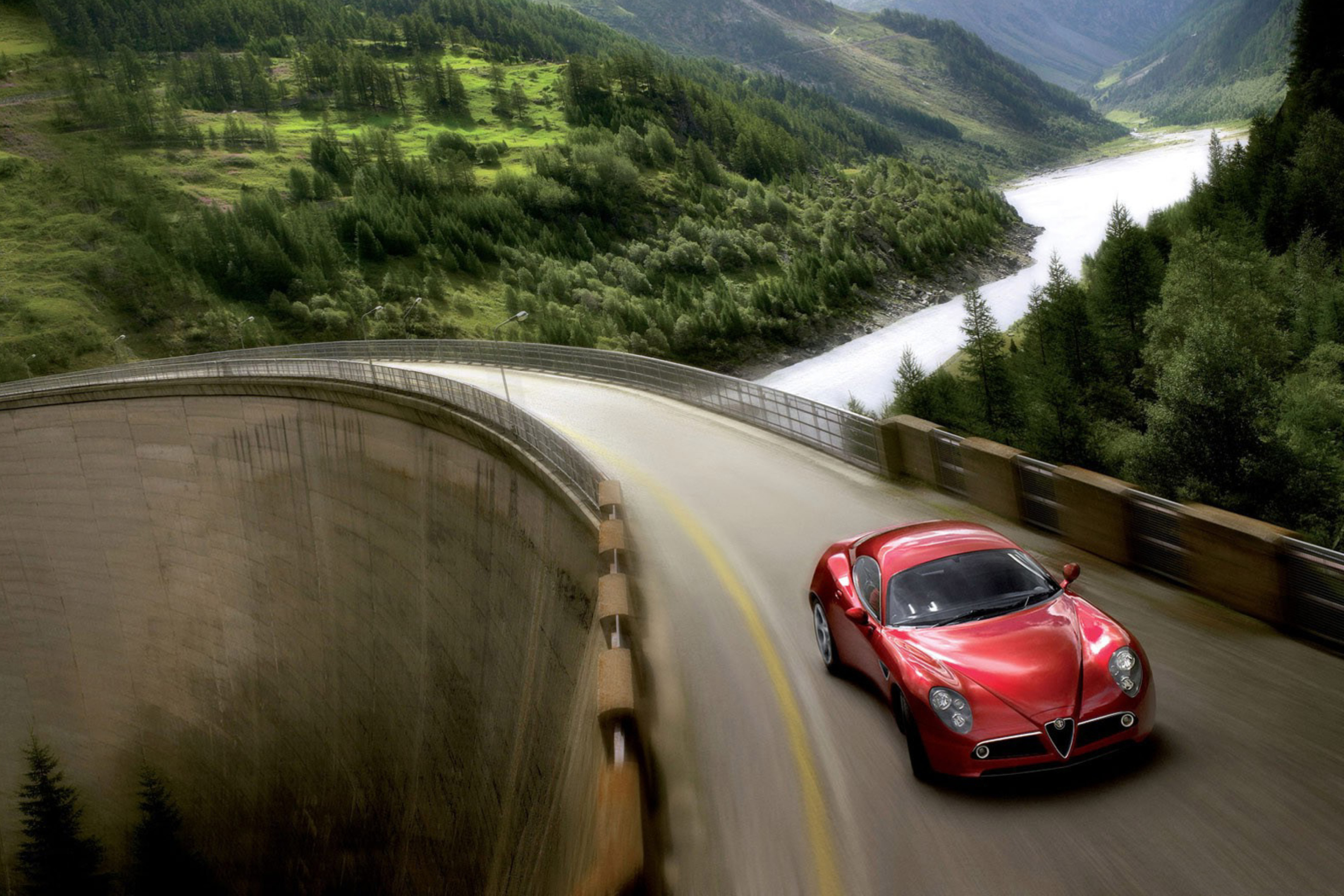 Fondo de pantalla Red Alfa Romeo 8C 2880x1920