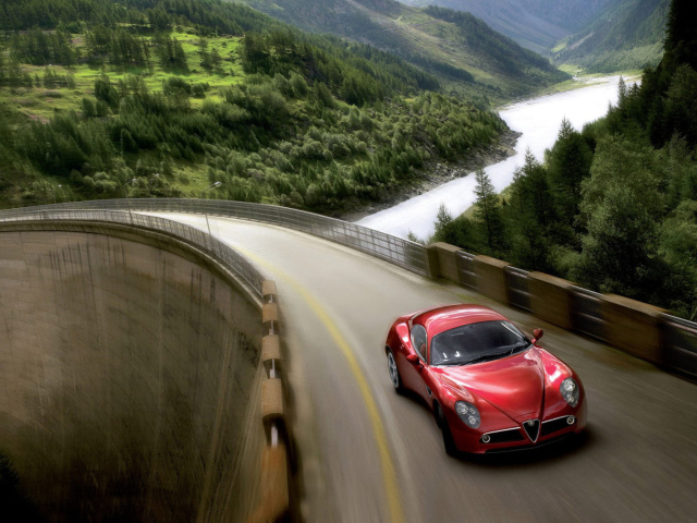 Das Red Alfa Romeo 8C Wallpaper 640x480