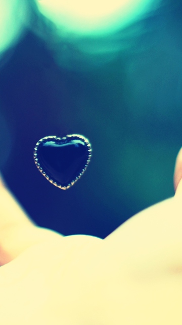 Heart In Hand screenshot #1 360x640