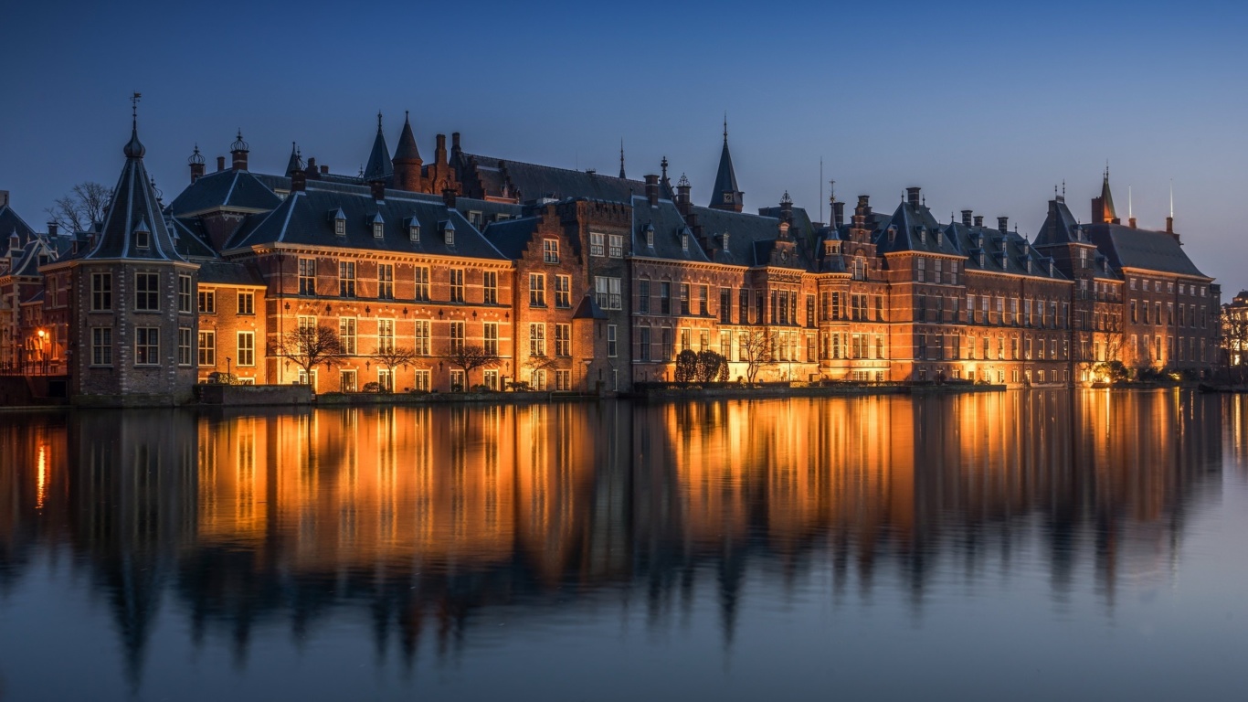 Screenshot №1 pro téma Binnenhof in Hague 1366x768