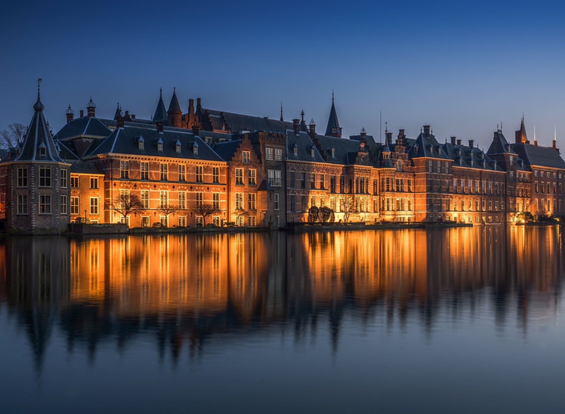 Das Binnenhof in Hague Wallpaper 1920x1408