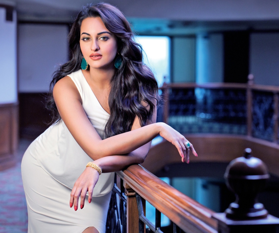 Screenshot №1 pro téma Actress Sonakshi Sinha 960x800