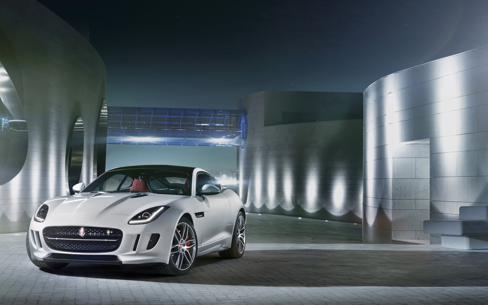 Screenshot №1 pro téma Jaguar F Type R Coupe 2014 1680x1050