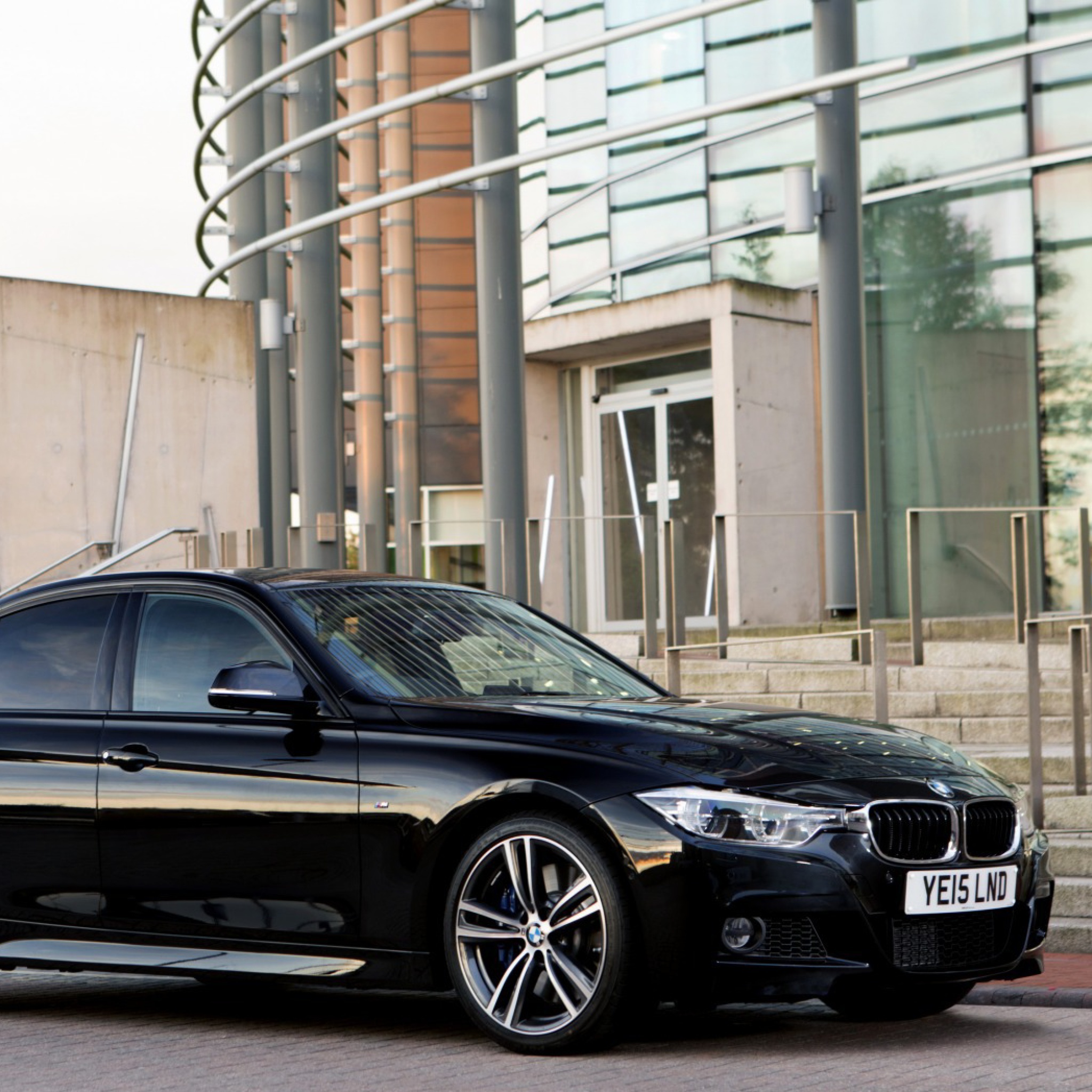 Fondo de pantalla BMW M3 Matte Black Tinting 2048x2048