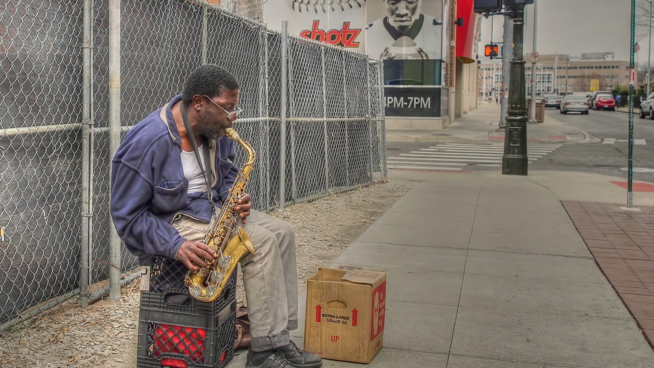 Jazz saxophonist Street Musician wallpaper 1280x720