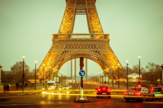 Beautiful Paris At Night - Obrázkek zdarma pro Desktop Netbook 1366x768 HD