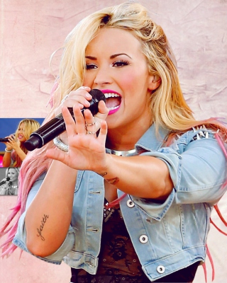Kostenloses Demi Lovato Singing Wallpaper für Nokia Asha 300