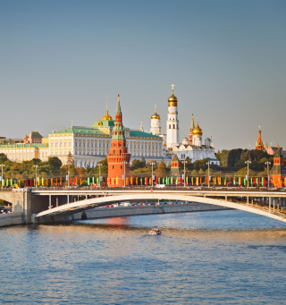 Moscow And Moskva River sfondi gratuiti per iPad