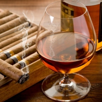 Fondo de pantalla Cognac vs Cigars 208x208