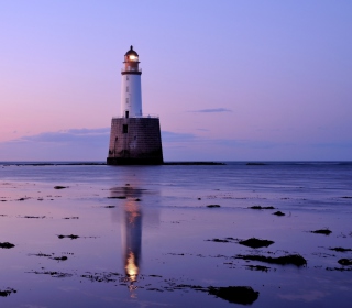 Lighthouse In Scotland papel de parede para celular para iPad