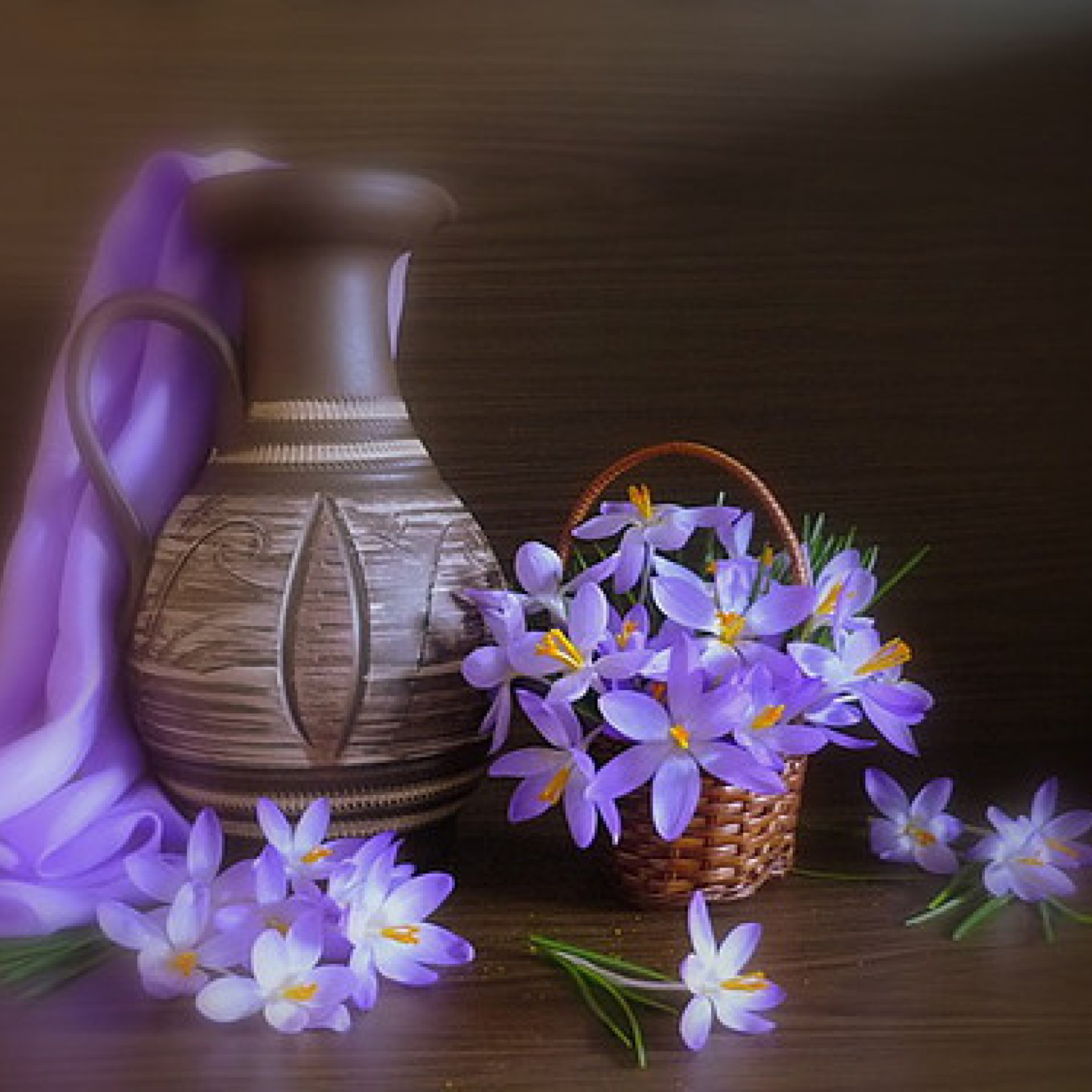 Vase And Purple Flowers screenshot #1 2048x2048