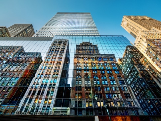 Das Big City Reflections Wallpaper 320x240