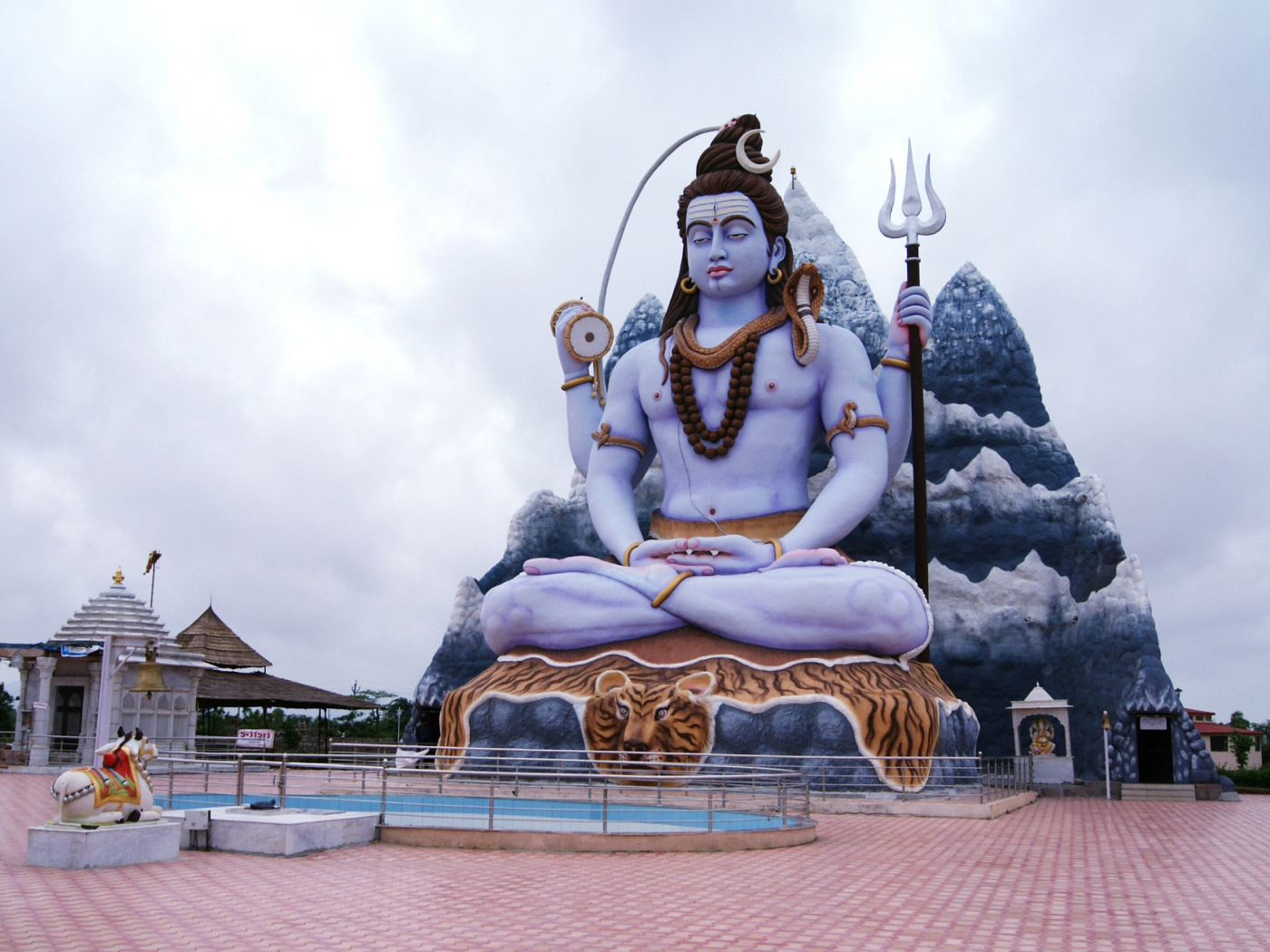 Обои Lord Shiva in Mount Kailash 1400x1050