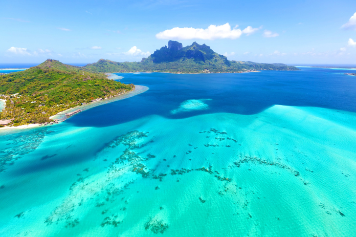 Fondo de pantalla Colombier Beach on Tropical Island St Barth