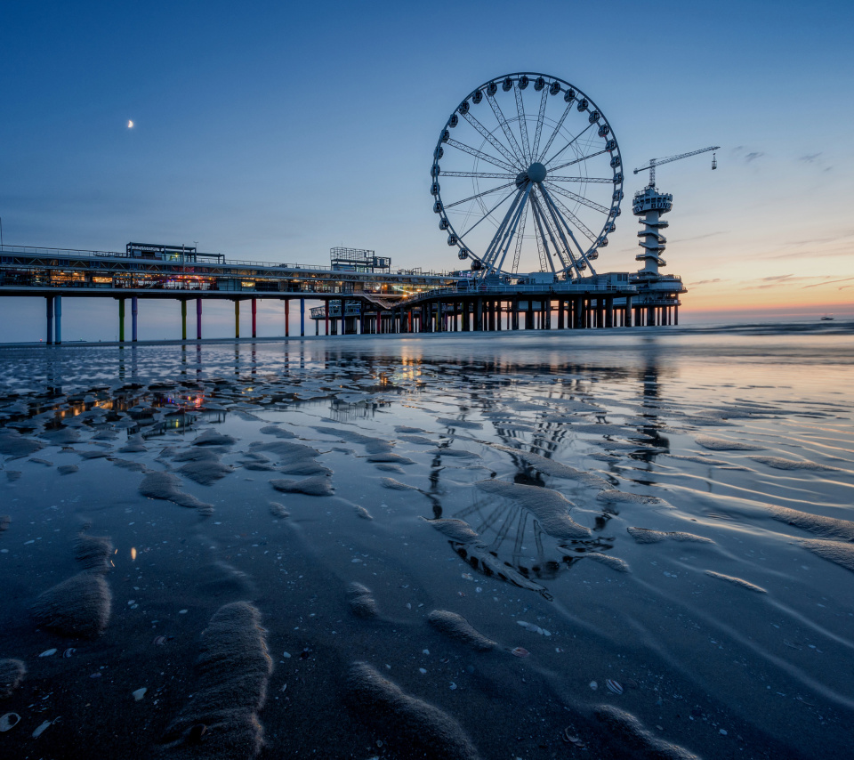 Sfondi Scheveningen Pier in Netherlands 960x854