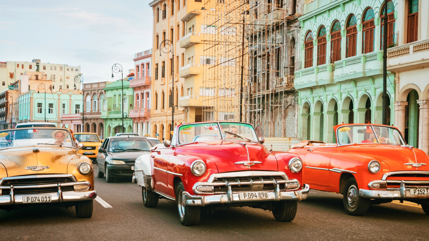Обои Cuba Retro Cars in Havana 1366x768
