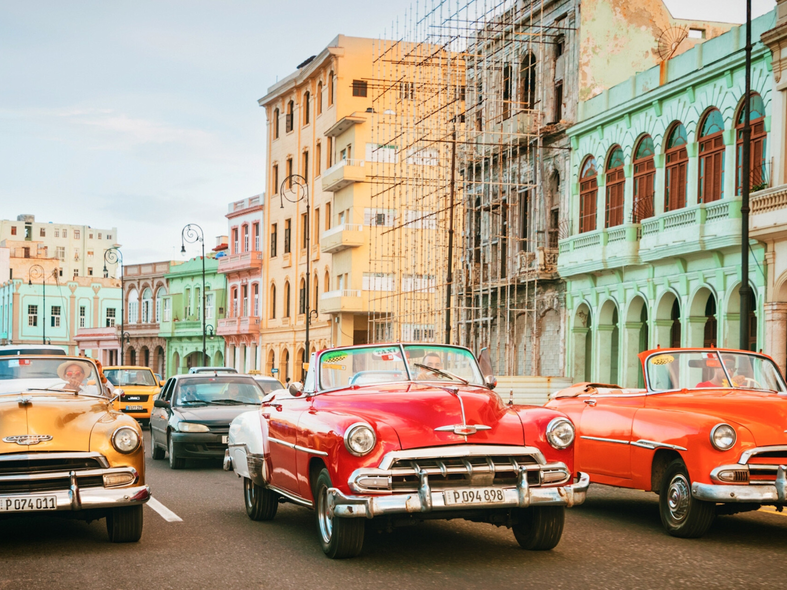 Screenshot №1 pro téma Cuba Retro Cars in Havana 1600x1200