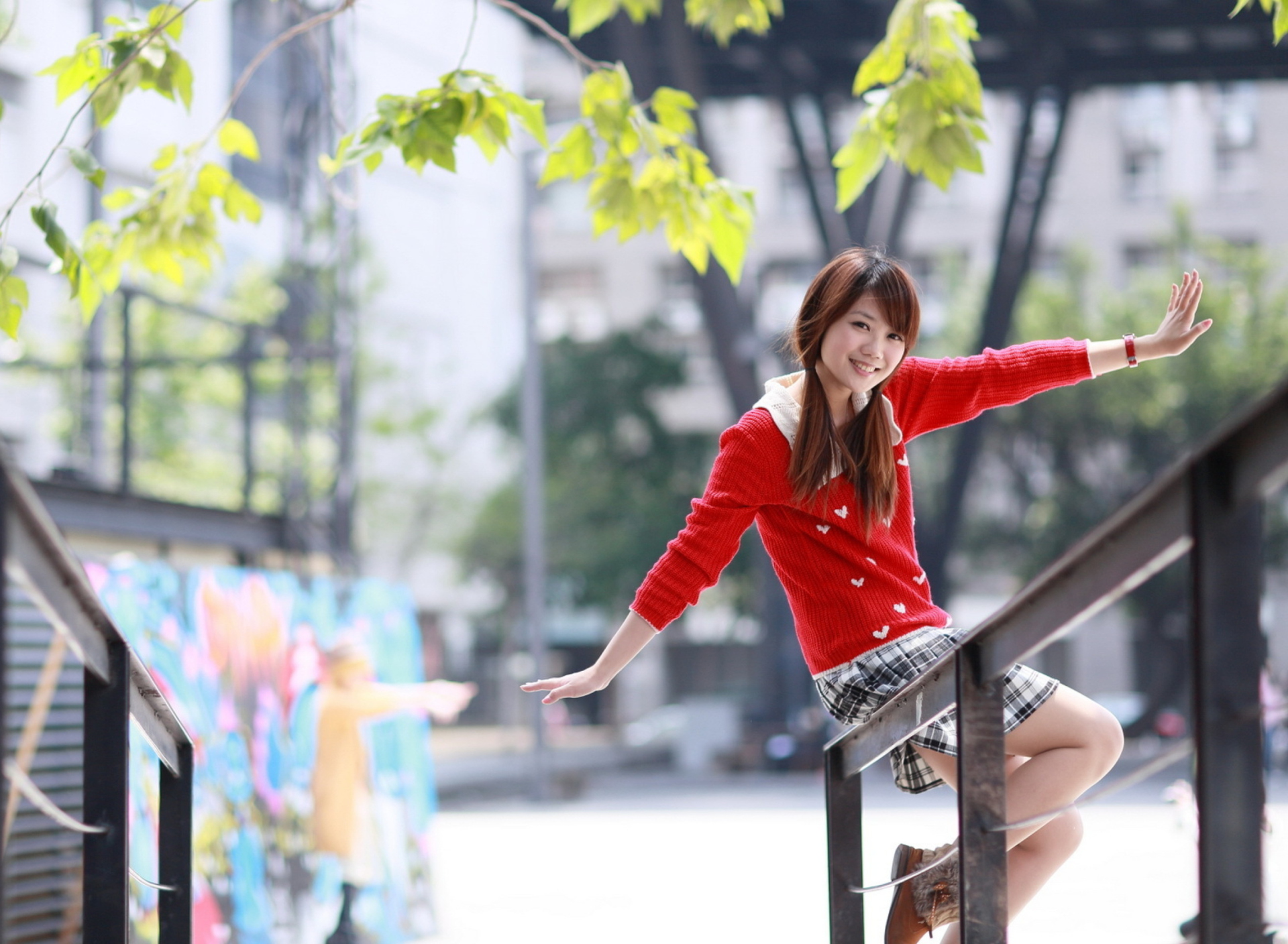 Screenshot №1 pro téma Pretty Asian Girl In Red Jumper 1920x1408