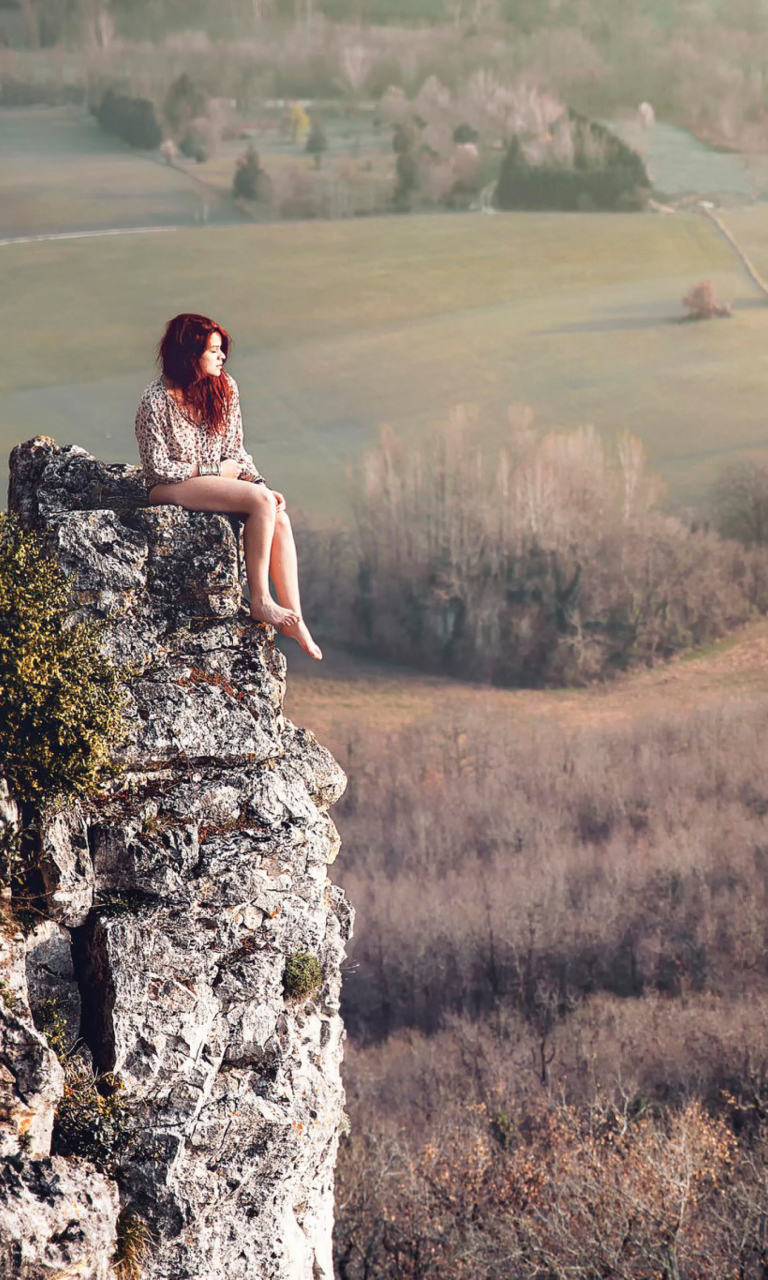 Screenshot №1 pro téma Redhead Girl Sitting On Rock 768x1280