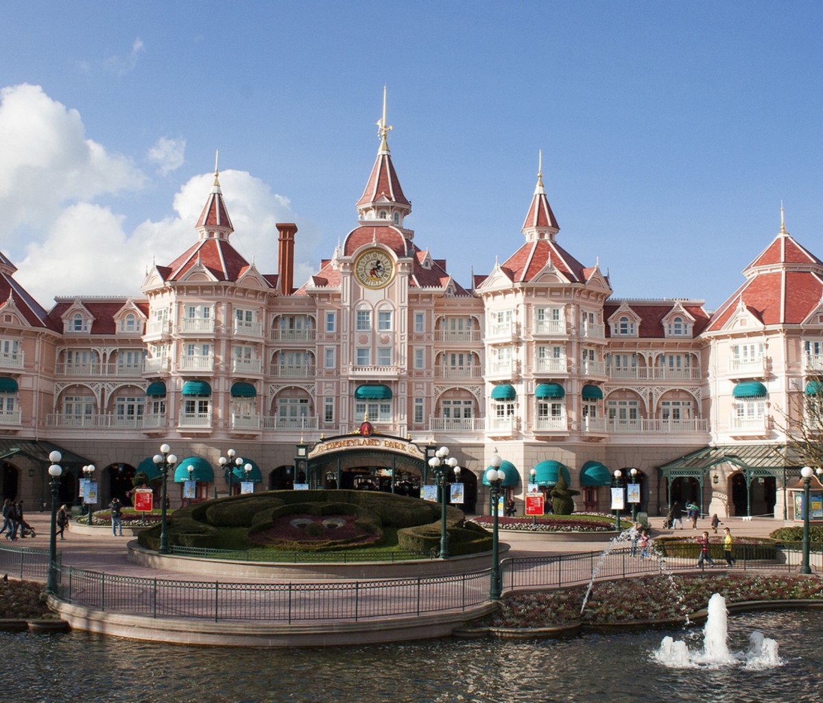 Обои Disneyland Paris Castle Hotel 1200x1024