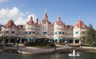 Disneyland Paris Castle Hotel - Obrázkek zdarma pro Samsung Galaxy S4