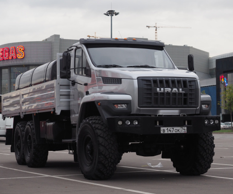 Sfondi Ural Next Flatbed Truck 480x400
