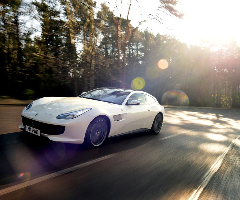 Screenshot №1 pro téma Ferrari GTC4Lusso 960x800