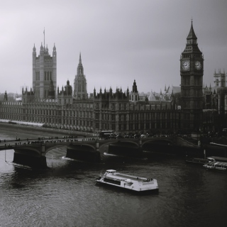 London Black And White - Obrázkek zdarma pro iPad mini