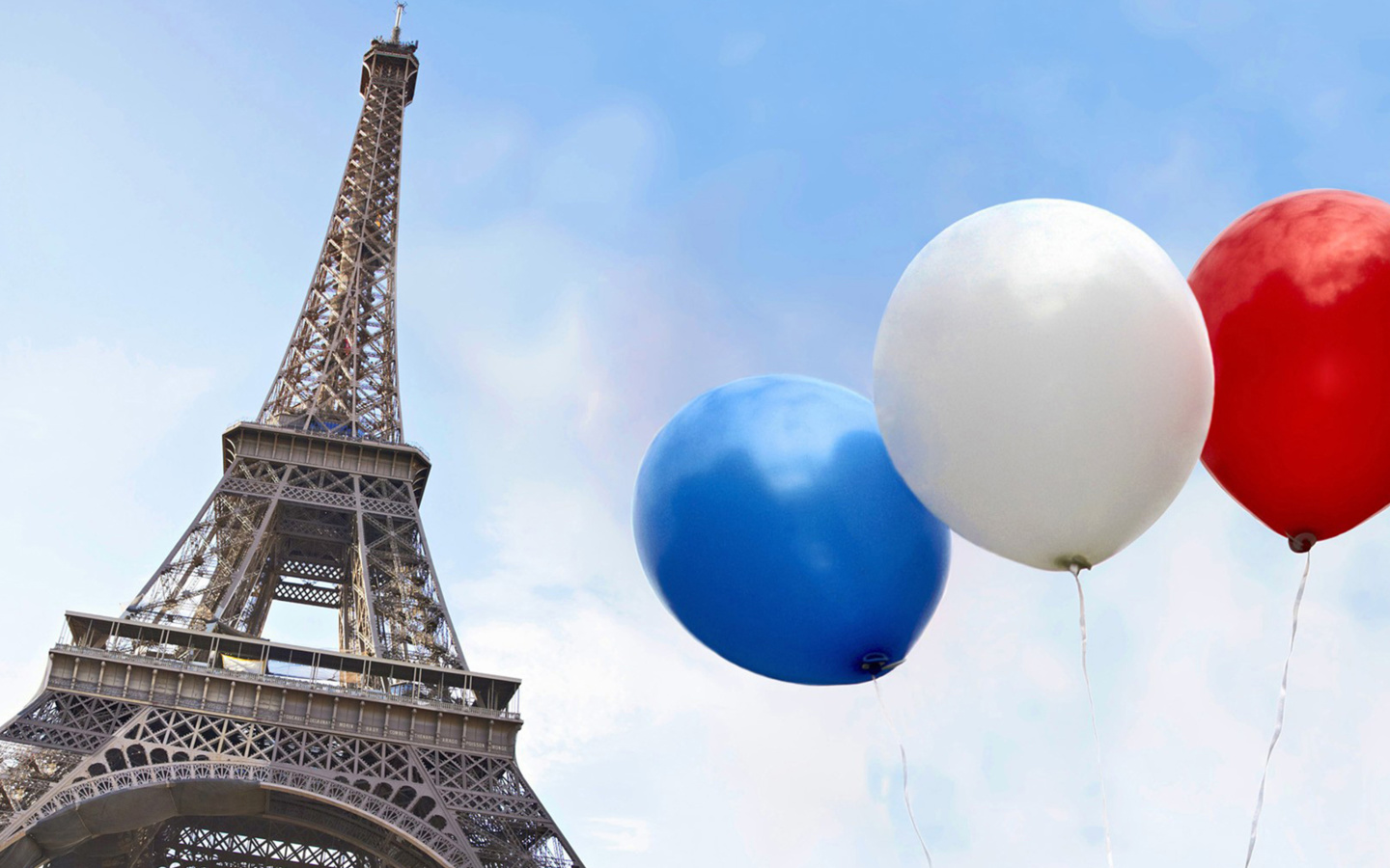 Fondo de pantalla Eiffel Tower on Bastille Day 1440x900