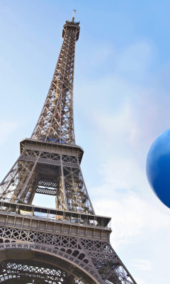 Fondo de pantalla Eiffel Tower on Bastille Day 240x400