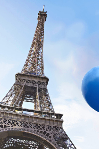 Eiffel Tower on Bastille Day screenshot #1 320x480