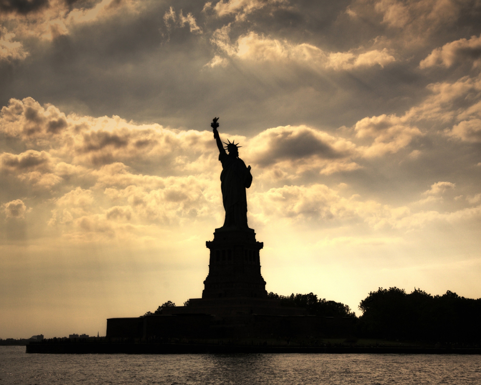 Screenshot №1 pro téma Statue Of Liberty New York America 1600x1280