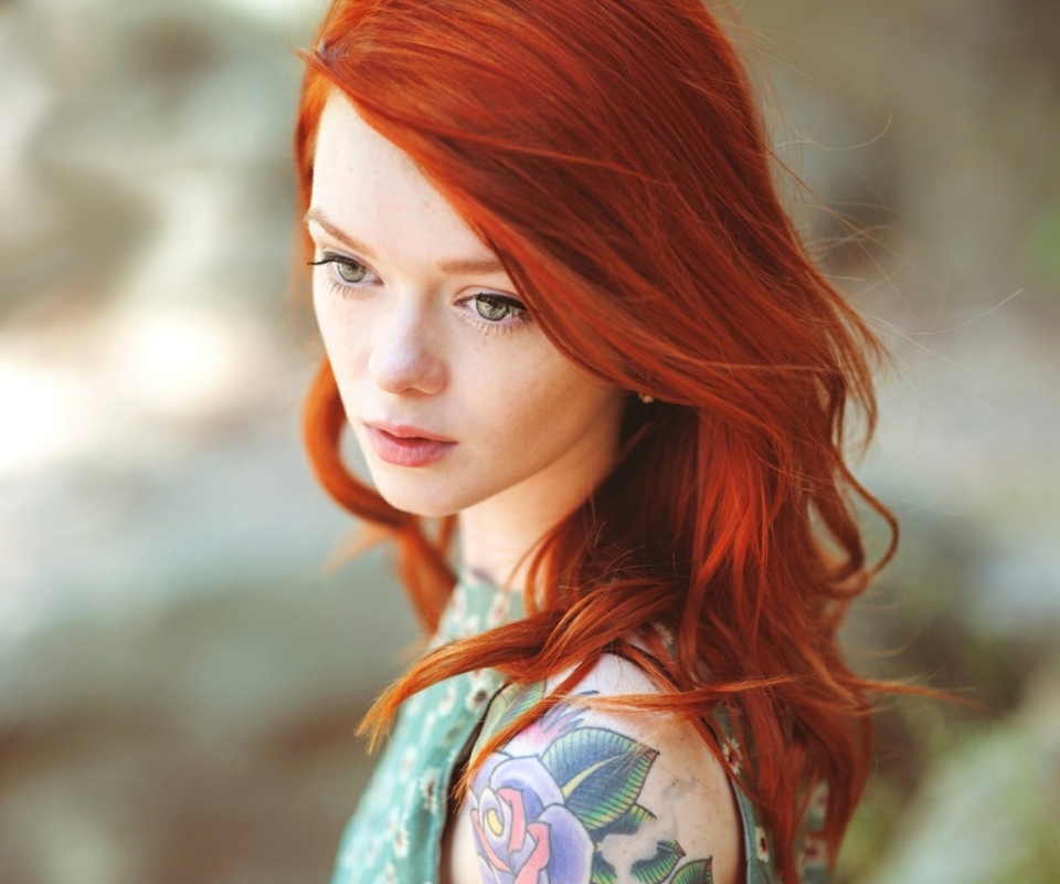 Screenshot №1 pro téma Beautiful Girl With Red Hair 960x800