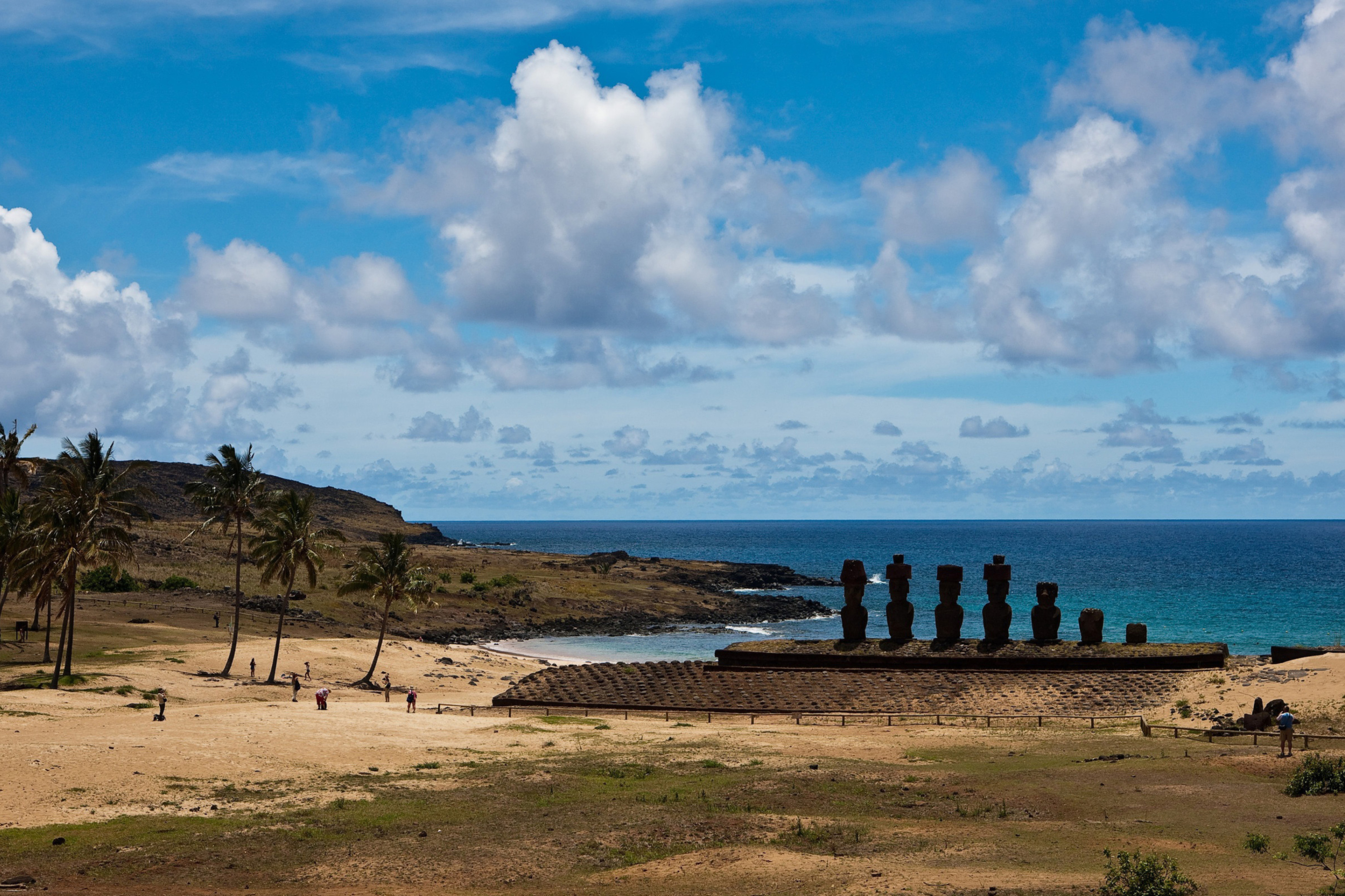 Screenshot №1 pro téma Easter Island Statues 2880x1920