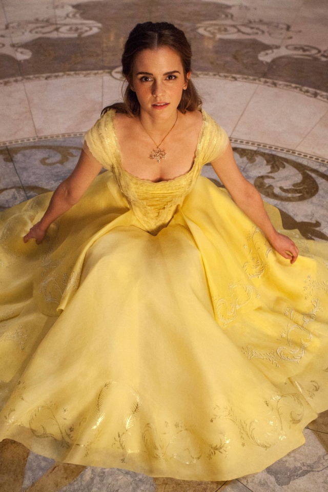 Das Emma Watson in Beauty and the Beast Wallpaper 640x960