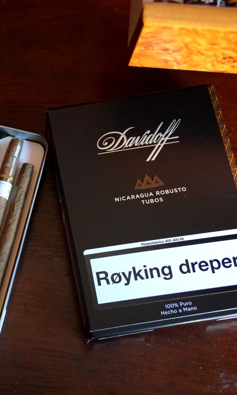 Fondo de pantalla Davidoff and Cohiba Cigars 480x800