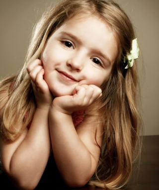 Pretty Cute Girl - Obrázkek zdarma pro 240x320
