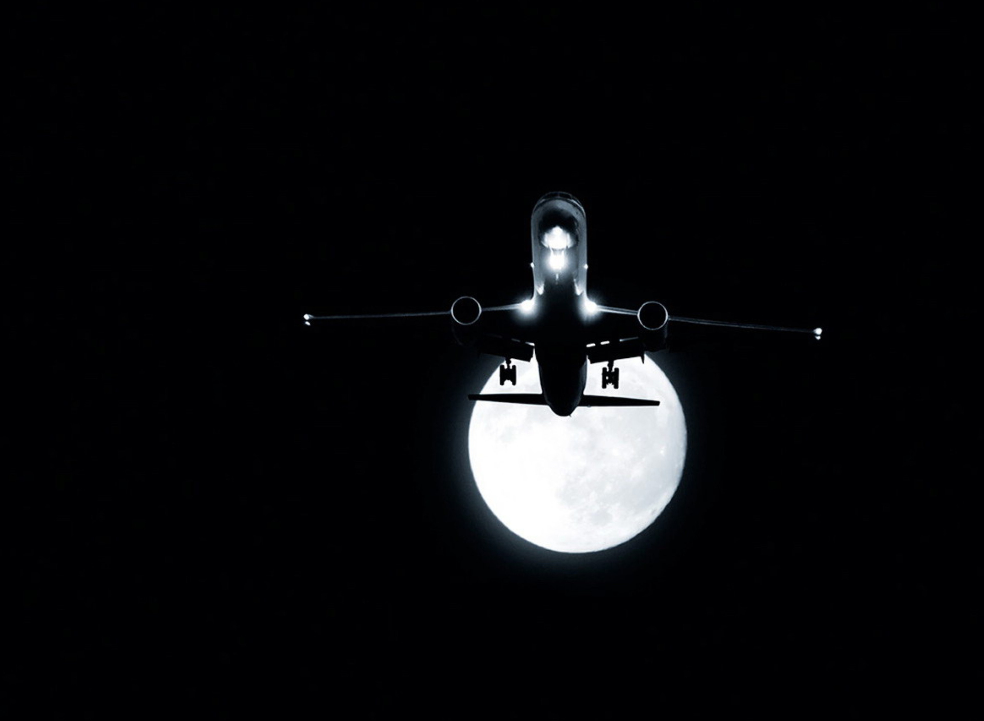 Screenshot №1 pro téma Night Flight 1920x1408