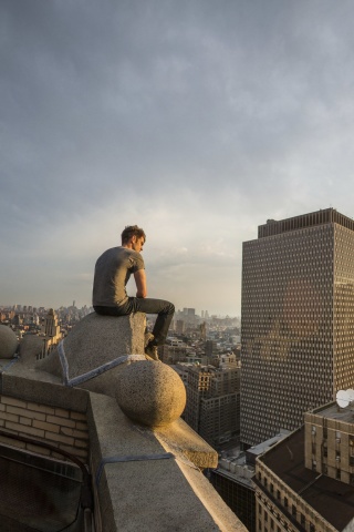 Lonely Man on Roof screenshot #1 320x480