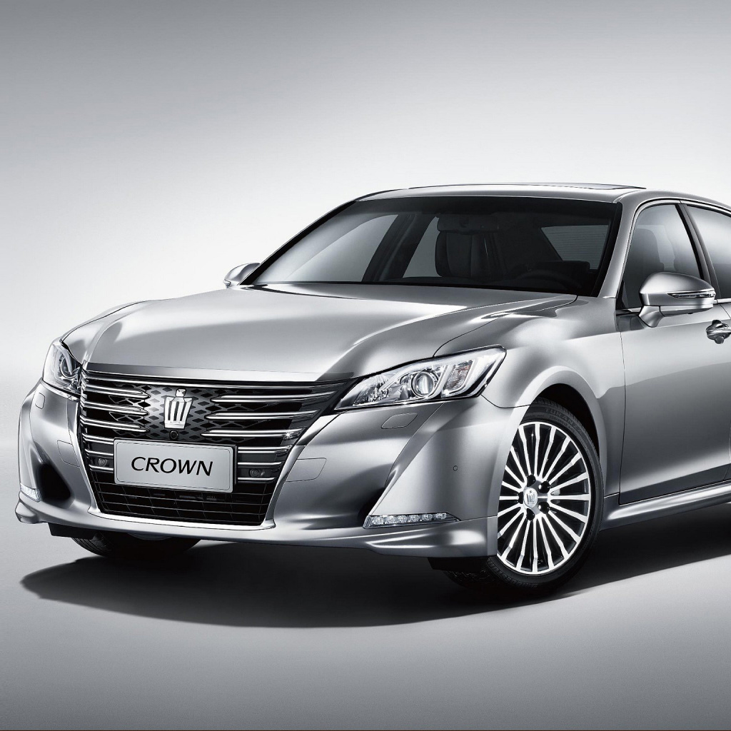 Das Toyota Crown 2015 Wallpaper 1024x1024