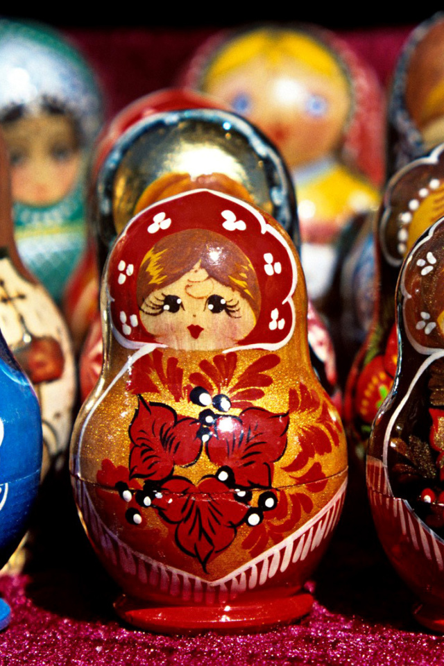 Обои Matryoshka   Russian Dolls 640x960