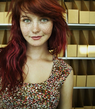 Free Beautiful Freckled Redhead Picture for 768x1280