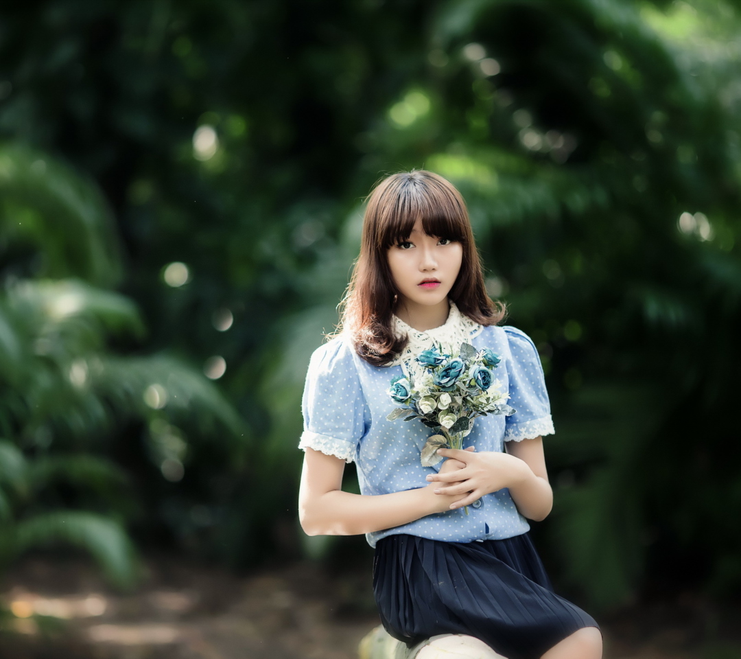 Das Cute Asian Model With Flower Bouquet Wallpaper 1080x960