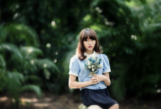 Kostenloses Cute Asian Model With Flower Bouquet Wallpaper für Android, iPhone und iPad